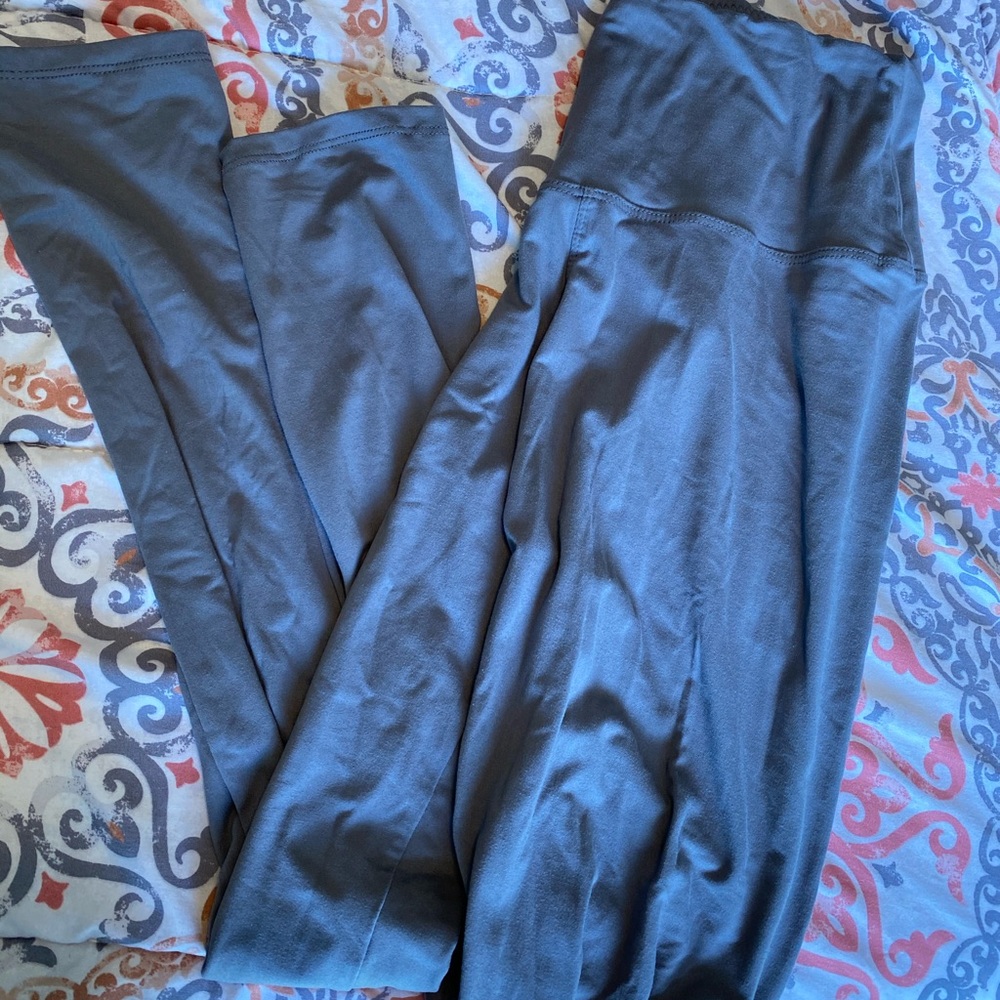 Grey leggings